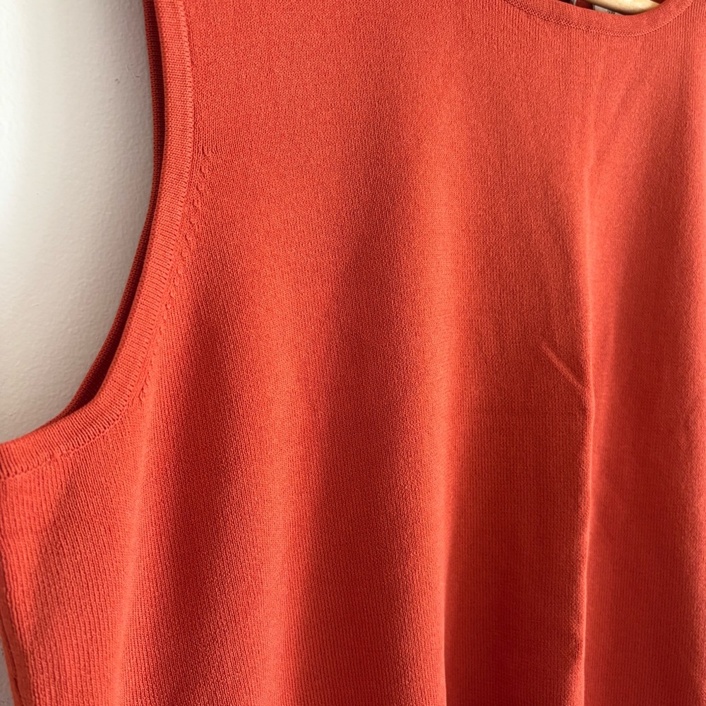 Sleeveless Ribbed Tank Top - Rust Red - Picture 2 of 5
